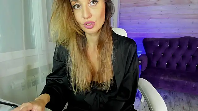 KamillaSporty online show from November 18, 2025, 10:02 pm