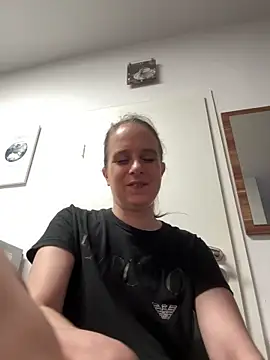 LadyChantale online show from May 4, 2026, 5:22 am