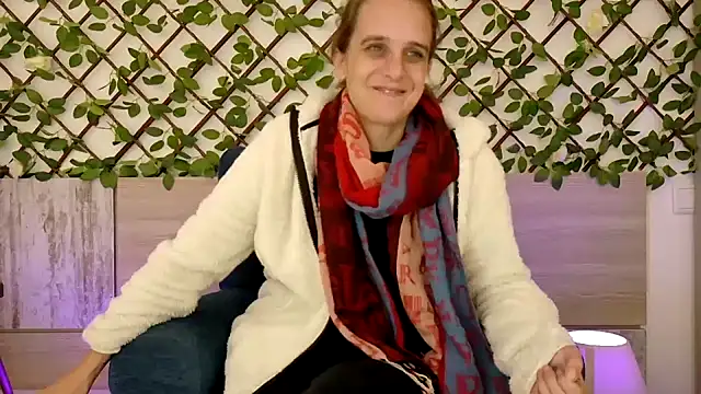 LadyChantale online show from October 20, 2025, 8:04 am