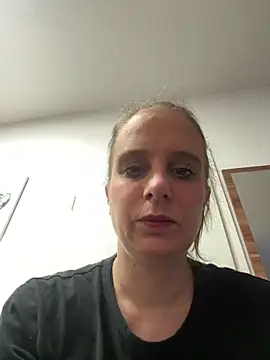 LadyChantale online show from April 30, 2026, 5:25 am