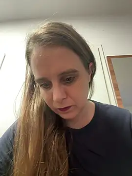 LadyChantale online show from April 28, 2026, 5:12 am