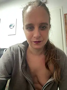 LadyChantale online show from April 21, 2026, 5:25 am