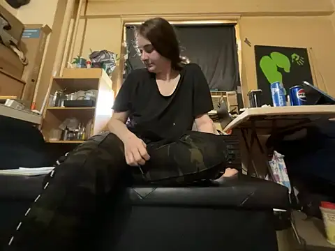 Snowbunnycake 131 online show from June 26, 2026, 7:42 pm