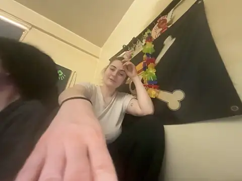 Snapshot of Snowbunnycake_131 chatting on February 9, 2026, 2:15 pm Snowbunnycake 131 online show from February 9, 2026, 2:15 pm