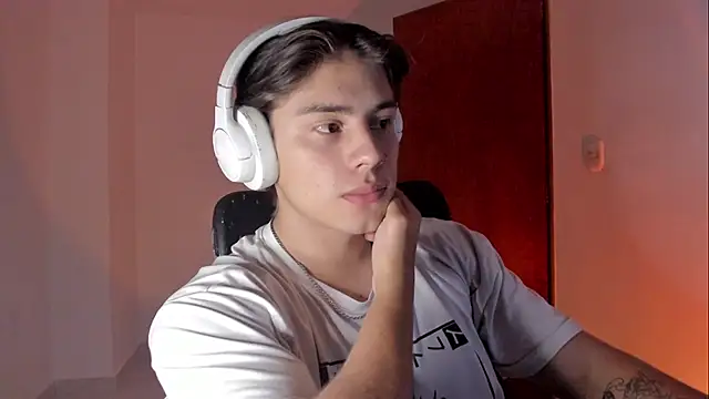 Giordano Russo online show from October 31, 2025, 4:42 am