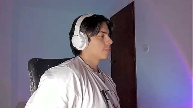 Giordano Russo online show from November 21, 2025, 10:42 pm