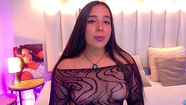 Snapshot of ValenScott1 chatting on July 27, 2026, 12:45 pm ValenScott1 online show from July 27, 2026, 12:45 pm