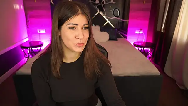 CassandraGood online show from November 14, 2025, 7:34 am