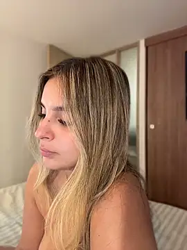 oriana zoeee online show from June 30, 2026, 1:05 am