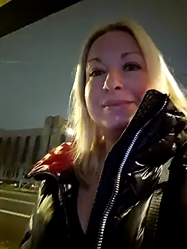 Snapshot of Arina_smiles chatting on January 24, 2025, 3:13 pm Arina smiles online show from January 24, 2025, 3:13 pm