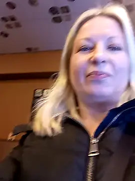 Snapshot of Arina_smiles chatting on January 26, 2025, 4:30 pm Arina smiles online show from January 26, 2025, 4:30 pm