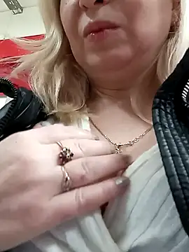 Snapshot of Arina_smiles chatting on January 25, 2025, 3:30 pm Arina smiles online show from January 25, 2025, 3:30 pm