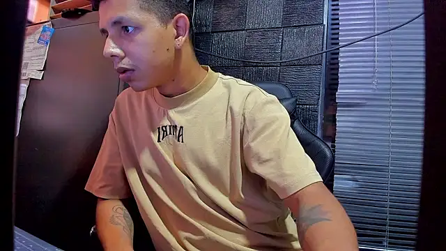 Snapshot of boy_bigcock24cm chatting on June 14, 2026, 2:29 pm boy bigcock24cm online show from June 14, 2026, 2:29 pm