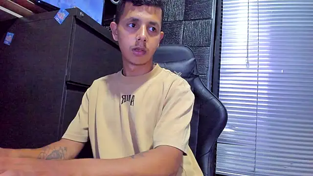 boy bigcock24cm online show from July 18, 2026, 12:52 am