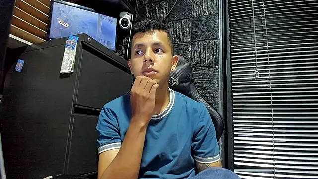 boy bigcock24cm online show from July 12, 2026, 12:11 am
