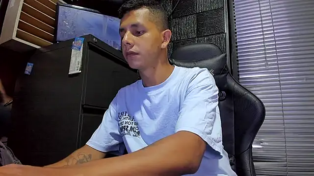 boy bigcock24cm online show from July 9, 2026, 12:33 am