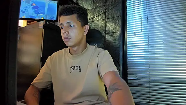 boy bigcock24cm online show from June 29, 2026, 9:36 pm