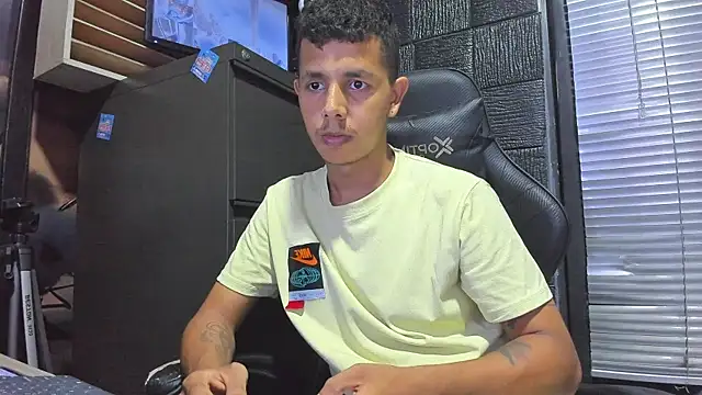 boy bigcock24cm online show from July 18, 2026, 11:57 pm