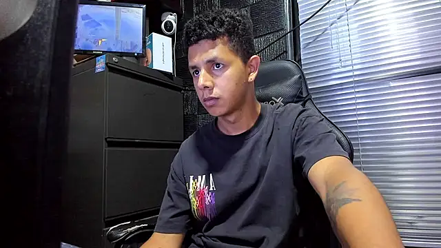 boy bigcock24cm online show from June 27, 2026, 11:44 pm