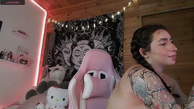 valenor  online show from March 11, 2025, 3:04 am