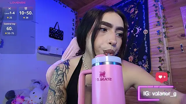 valenor  online show from September 15, 2025, 3:18 am