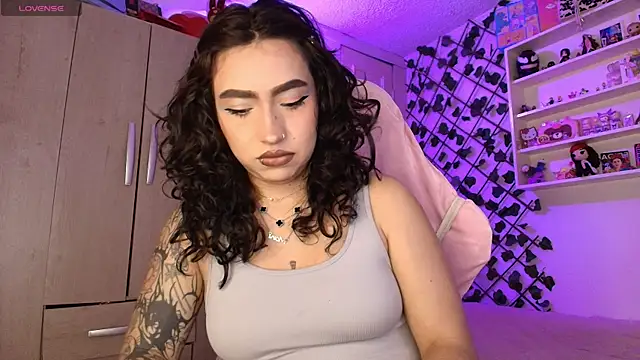 Snapshot of valenor_ chatting on June 3, 2026, 3:07 am valenor online show from June 3, 2026, 3:07 am