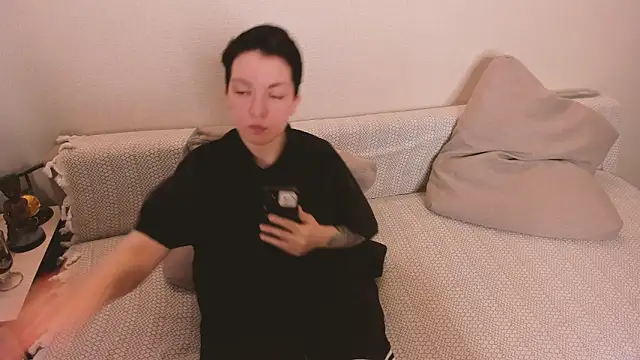 secret dreams   online show from April 20, 2026, 10:29 am