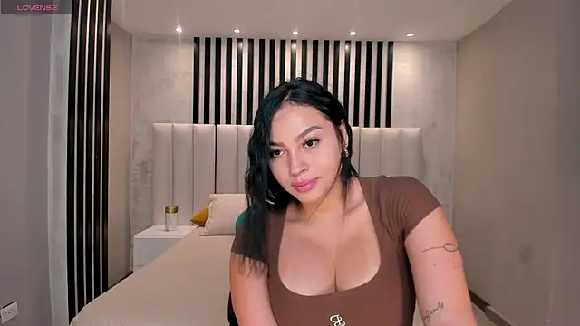 Snapshot of MollyJones_ chatting on July 6, 2026, 7:16 pm MollyJones online show from July 6, 2026, 7:16 pm