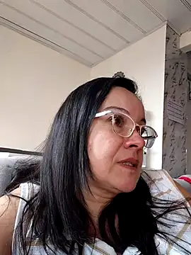 Sonialorens  online show from June 16, 2026, 8:42 pm