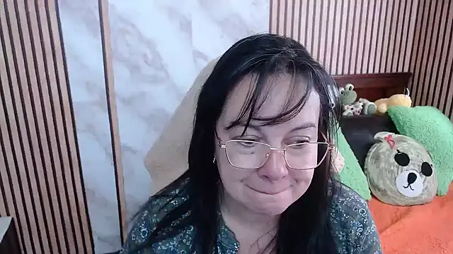 Sonialorens  online show from September 27, 2025, 12:55 pm