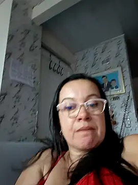 Sonialorens  online show from June 28, 2026, 10:49 pm