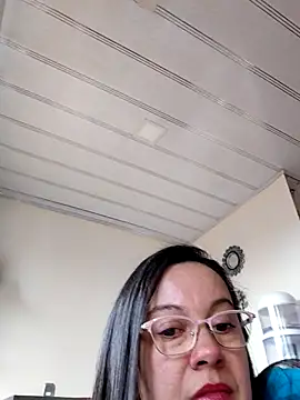 Sonialorens  online show from June 25, 2026, 9:09 pm