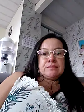 Sonialorens  online show from June 15, 2026, 10:42 pm