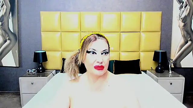 KiraLeila online show from September 22, 2025, 3:29 pm