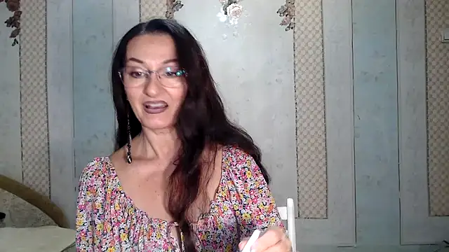 Snapshot of Antralyn chatting on November 1, 2025, 9:25 am Antralyn online show from November 1, 2025, 9:25 am