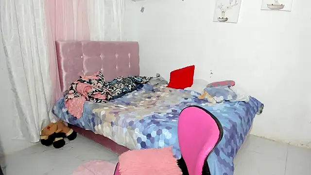 venuxwilliam online show from September 20, 2025, 11:43 pm