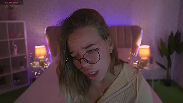 Sexy Ira online show from September 24, 2025, 7:48 am