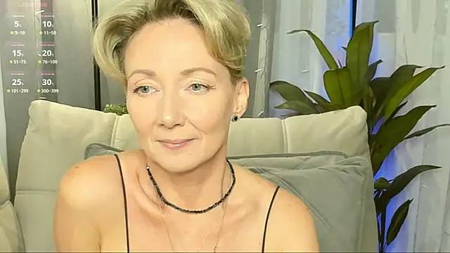 AkexandraFix online show from September 16, 2025, 1:12 pm