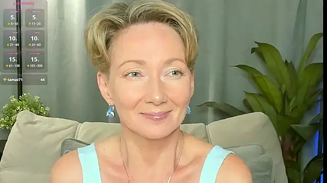Snapshot of AkexandraFix chatting on August 3, 2026, 2:01 pm AkexandraFix online show from August 3, 2026, 2:01 pm