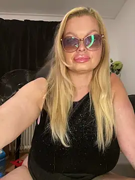 Lisavontease online show from July 17, 2026, 10:29 pm