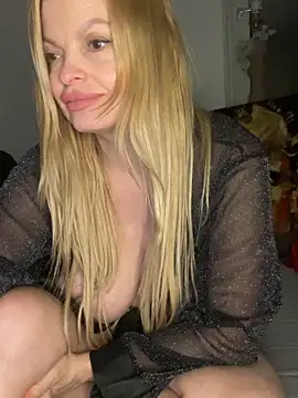 Lisavontease online show from June 7, 2026, 9:42 pm