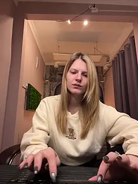 MaryHiggins online show from September 30, 2025, 12:33 pm