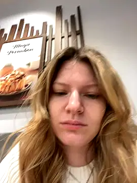 MaryHiggins online show from November 21, 2025, 12:26 pm