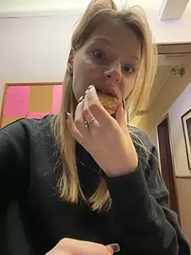 MaryHiggins online show from September 24, 2025, 12:44 pm