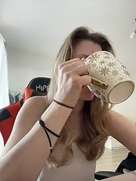 Snapshot of MaryHiggins chatting on June 28, 2026, 7:58 am MaryHiggins online show from June 28, 2026, 7:58 am