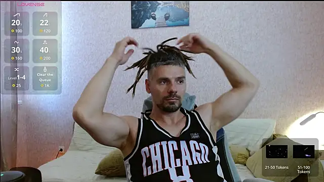 Snapshot of Aestheticguy101 chatting on July 9, 2026, 8:48 am Aestheticguy101 online show from July 9, 2026, 8:48 am