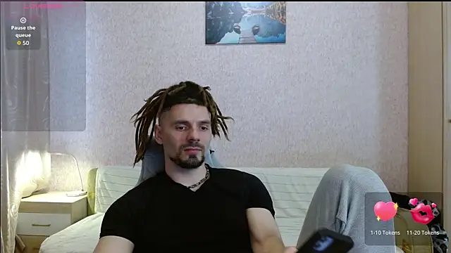 Aestheticguy101 online show from April 18, 2026, 11:34 am