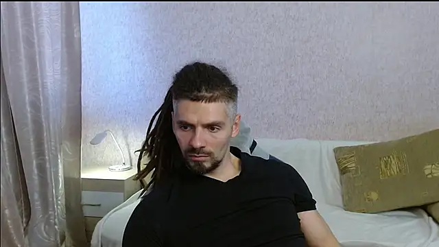 Aestheticguy101 online show from October 26, 2025, 10:59 am