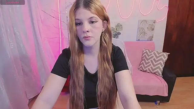 Snapshot of MillySandlerr chatting on June 18, 2026, 8:46 am MillySandlerr online show from June 18, 2026, 8:46 am