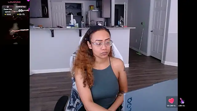 RylHoneyy online show from June 22, 2026, 7:33 pm